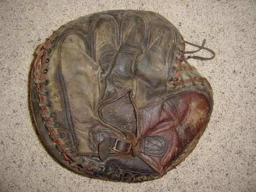 Big Sewn Pocket Catchers Mitt Back